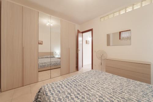 One-Bedroom Apartment with Sea View image 6