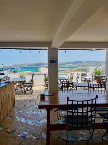 Dotări, Socco Hostel in Tangier