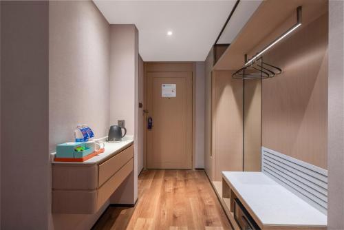 Standard Room image 5