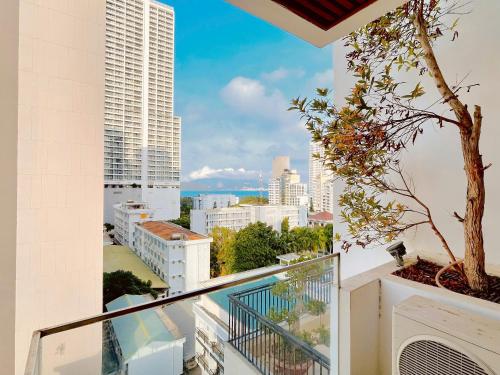 Golden Holiday Hotel - 주변 환경