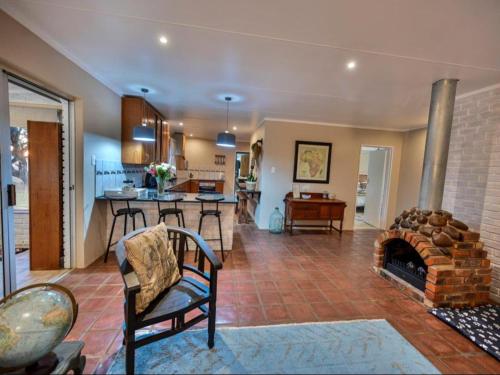 dapur, Anna Africa Guest House in Pellissier