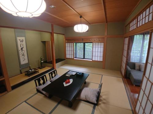 Japanes-Style Deluxe Room with Open-Air Bath image 3