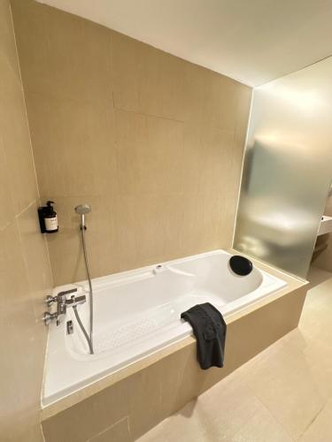 Grand Zuri Dumai Room Type - Ambassador Suite
