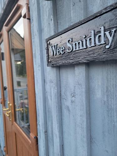 'Wee Smiddy' Shepherd's Hut - Sauna - Yoga - Wild Swim in جرانتاون - اوسباي