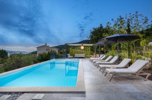 สระว่ายน้ำ, Villa St Hedonist by Villsy in โปเลียเน