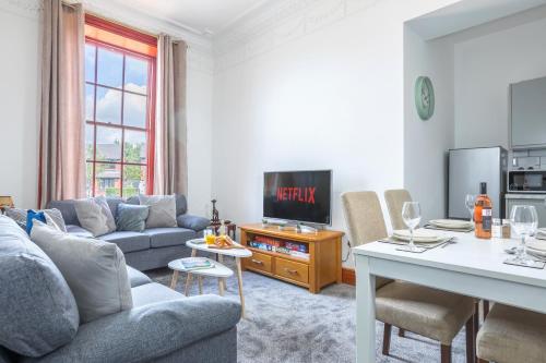 Manchester Retreat, Free Parking & Sleeps 5, Манчестер