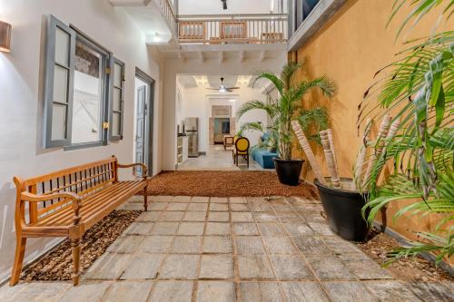 Double Room with Patio image 1