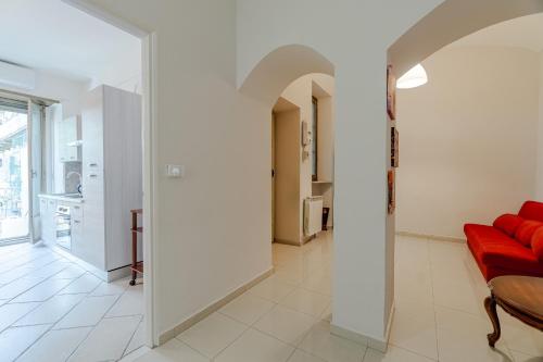 Dante Subway Apartment - image 10