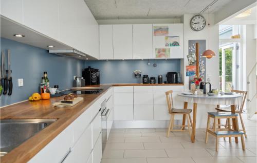 Konyha, Nice Apartment In Risskov With Kitchen in Risskov