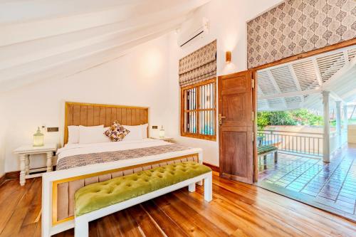 Deluxe Queen Room room in Small House Boutique Guest House