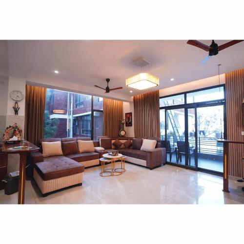 Kasauli Hill Crest By Xaria luxury 3Bed 2Bedroom