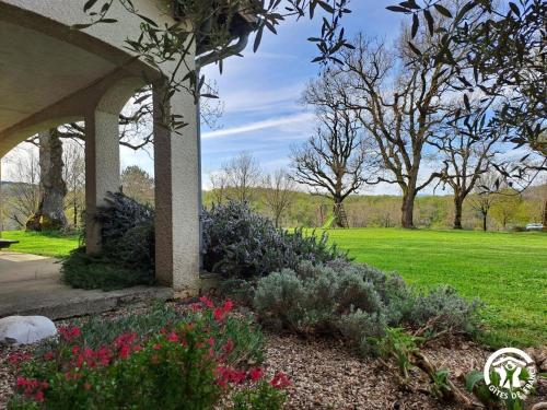 Roquebonne gîte à louer Burlats