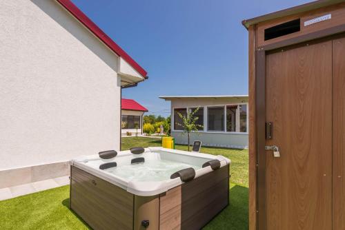 Iekārtas, Sea Breeze Vacation House I BBQ & Jacuzzi in Krapets