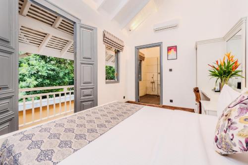 Deluxe Double Room image 3