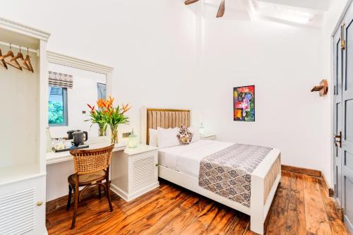 Deluxe Double Room image 2