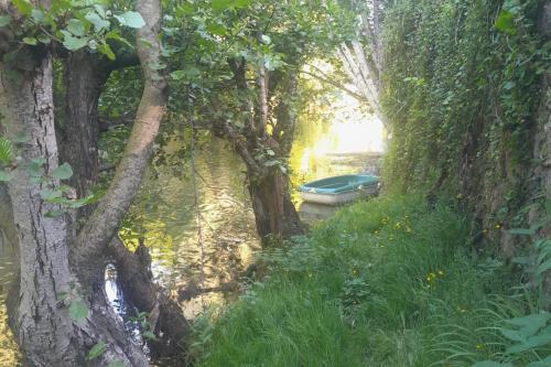 شاطئ, La Madeleine in Brantome
