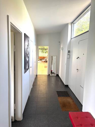 Sissepääs, Spacious villa with beautiful garden and terrace in Rungsted