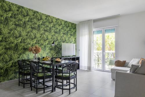 Deluxe Two-Bedroom Apartment with Garden View