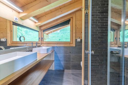 Touti LUXURY & NEW BUILD chalet 10 pers - image 2