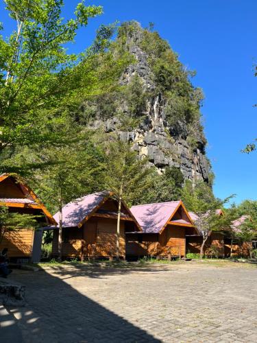 Cottage Pier 2 of Rammang-Rammang in Bonto Lempangan