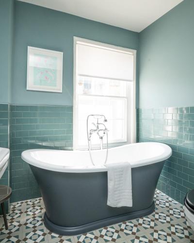 Bilik Mandi, St Marys Gate Inn in Arundel