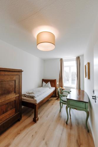 One-Bedroom Apartment with River View 