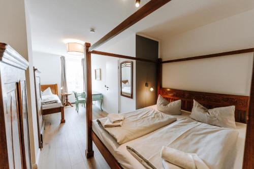 One-Bedroom Apartment with River View 