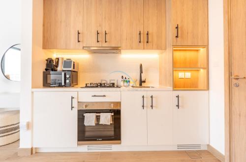 New Studio Close to Town Square Park, Short Drive to Al Qudra Lake, Liva Apartments by Deluxe Holiday Homes, Dubai (photo 3)