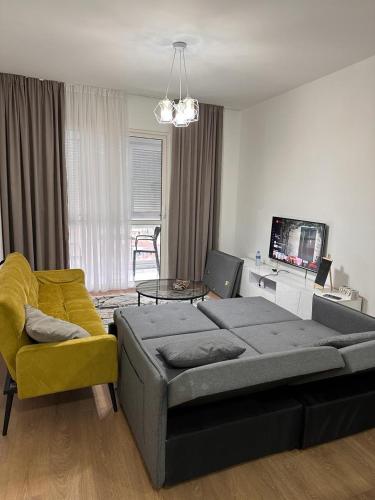 Xhm Apartment 2, Tirana