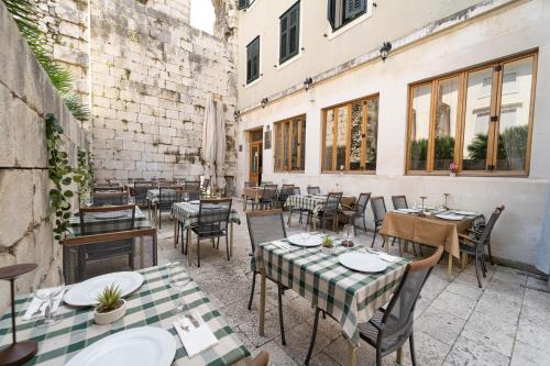 Hotel Peristil - image 5