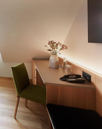 Economy Double Room image 2