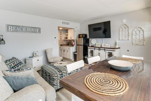 2 Blocks to Beach Modern Condo in North Wildwood! in North Wildwood, USA