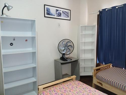 3 twin beds