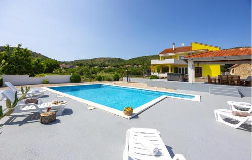 Nice Home In Primorski Dolac With Sauna