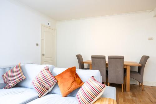 Spacious 2 Bed House - 20 Min Bus To City Center, Dublin (fotografie 7)