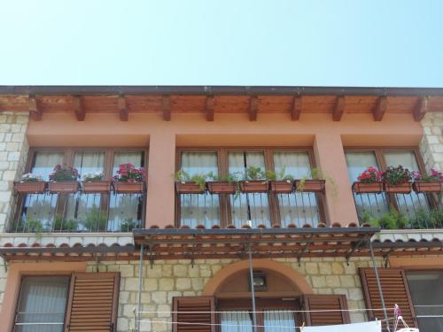  La Casa In Pietra in Santa Caterina Villarmosa
