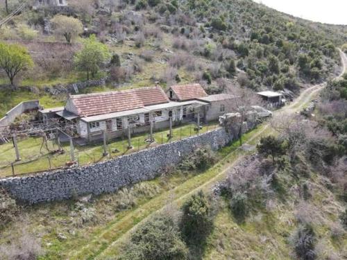 Rustic house Hutovo Blato in Humac