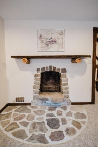 13 Beds, 17 Guests with Hot tub only 15Mins to Sunday River, Newry (Foto 7)