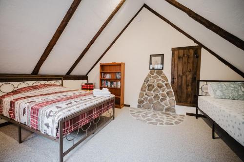 13 Beds, 17 Guests with Hot tub only 15Mins to Sunday River, Newry (Foto 10)