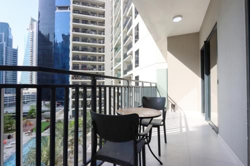Stylish 1BR Close to Metro Burj Khalifa & Dubai Canal, Dubái (foto 3)