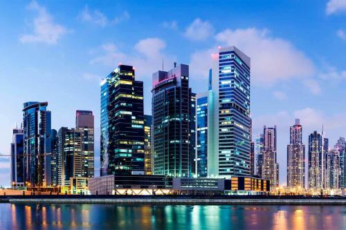 Stylish 1BR Close to Metro Burj Khalifa & Dubai Canal, Dubái (foto 7)