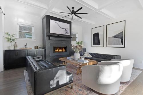 The Cowboy - Luxury Home with Hot Tub & Pool Table