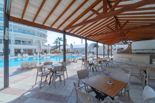 Паб/Коктейль-бар, Pineta Park Deluxe Hotel - All Inclusive in Мармаріс