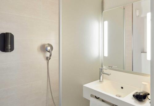 B&B Hôtel Paris Romainville Noisy-le-Sec - image 9