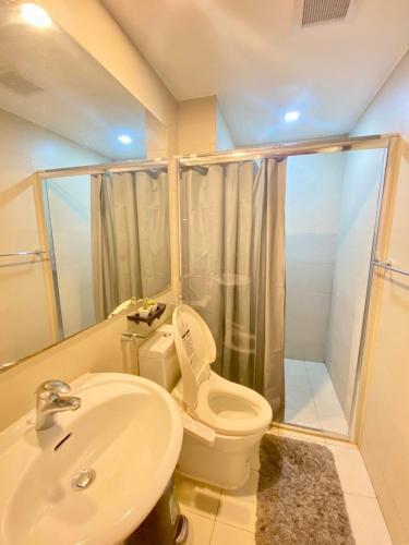 Azure Cozy Hotel by CM staycation, Manila