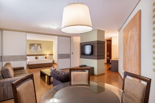 Hotel Crystal in ลอนดริน่า