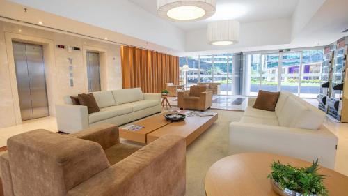 Instalaciones, Hplus Vision Executive in Monumental Axis