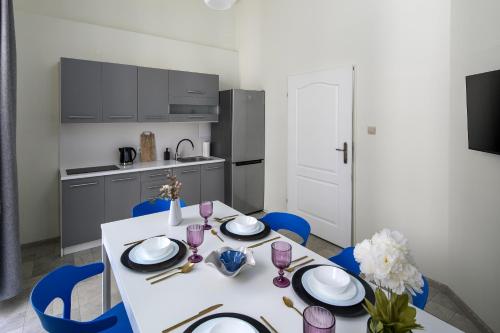 Corner Apartments 2