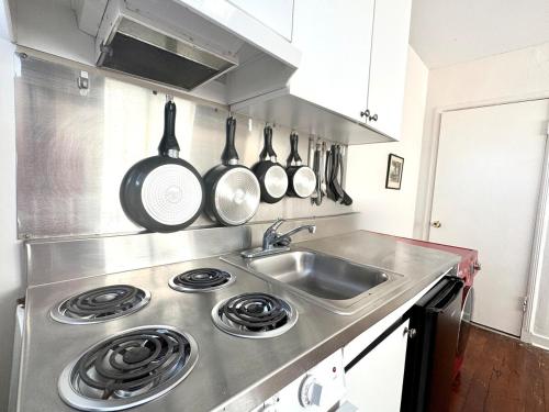 ห้องครัว, Charming Studio In Historic Spanish Town Location near อาร์โกซี้ คาสิโน บาตัน รูจ