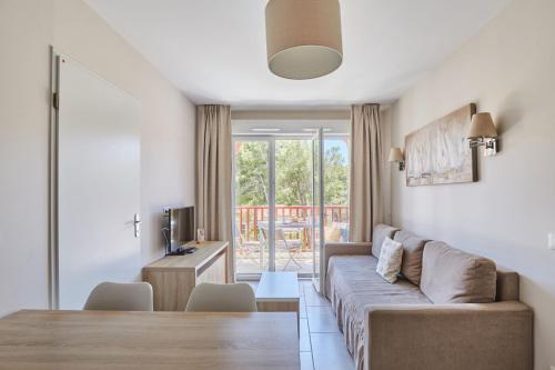 Apartment image 8
